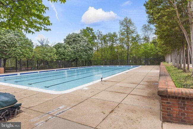 Building Photo - 45490 Whistling Terrace