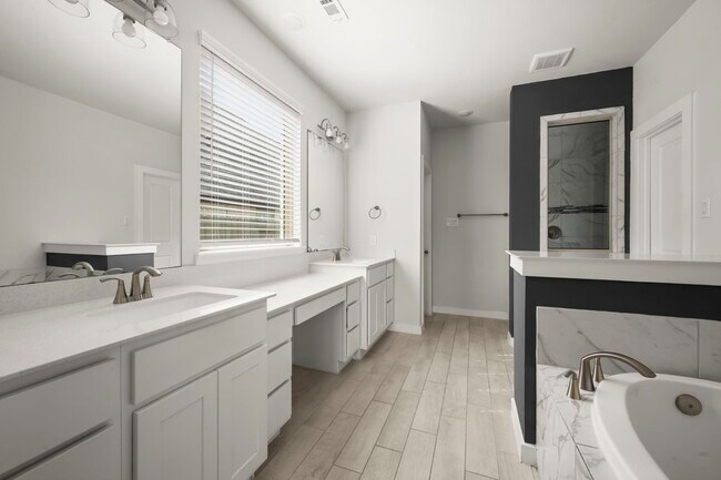 Building Photo - 16826 Beechwood Forest Way