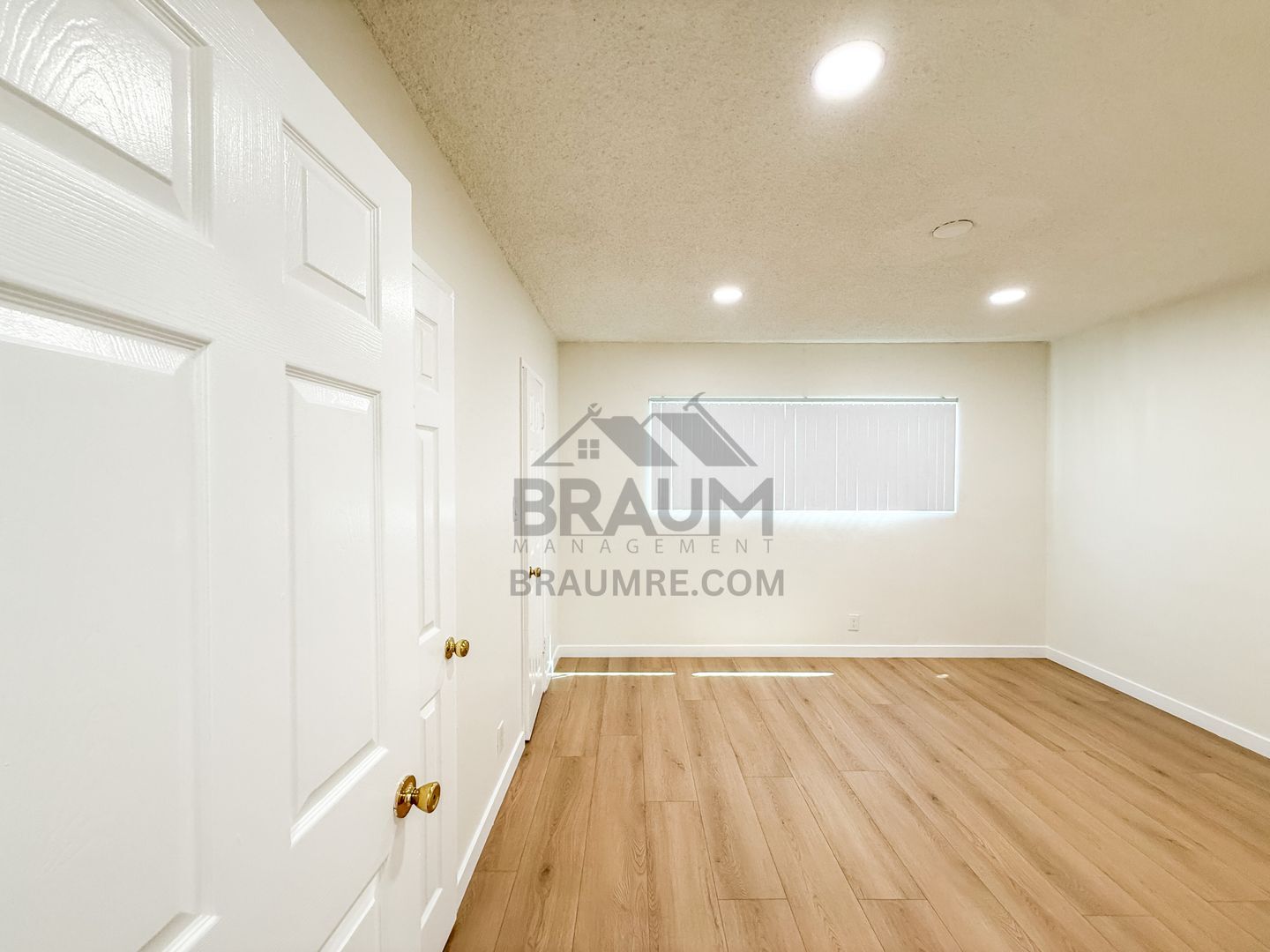 Building Photo - 5433 Sepulveda Blvd