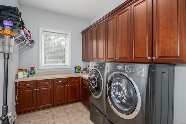 Building Photo - 8456 Marsh Ridge Dr
