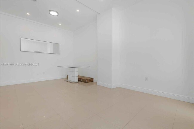 Building Photo - 1013 SW 7 ST Miami FL 33130