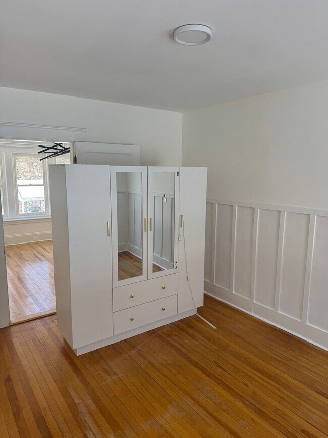 Building Photo - 2-4 Harding St