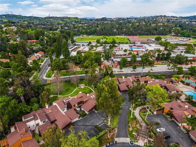 Building Photo - 9437 Friendly Woods Ln