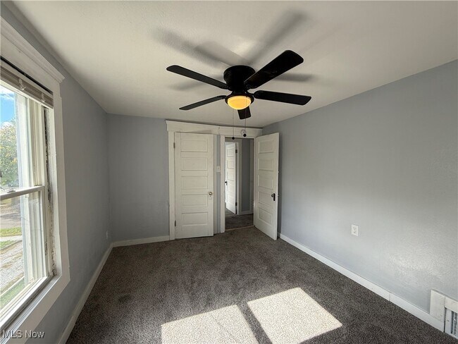 Building Photo - 1305 Curtis St