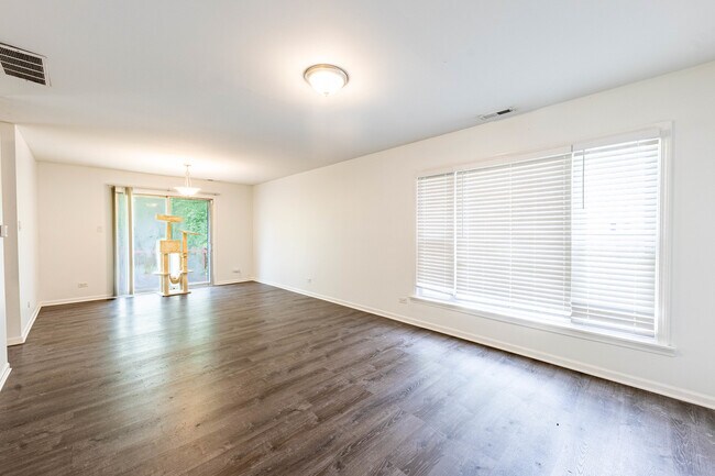 Building Photo - 2722 Larkspur Ln