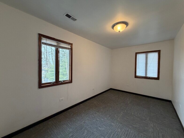 Building Photo - 215 Fuller Rd