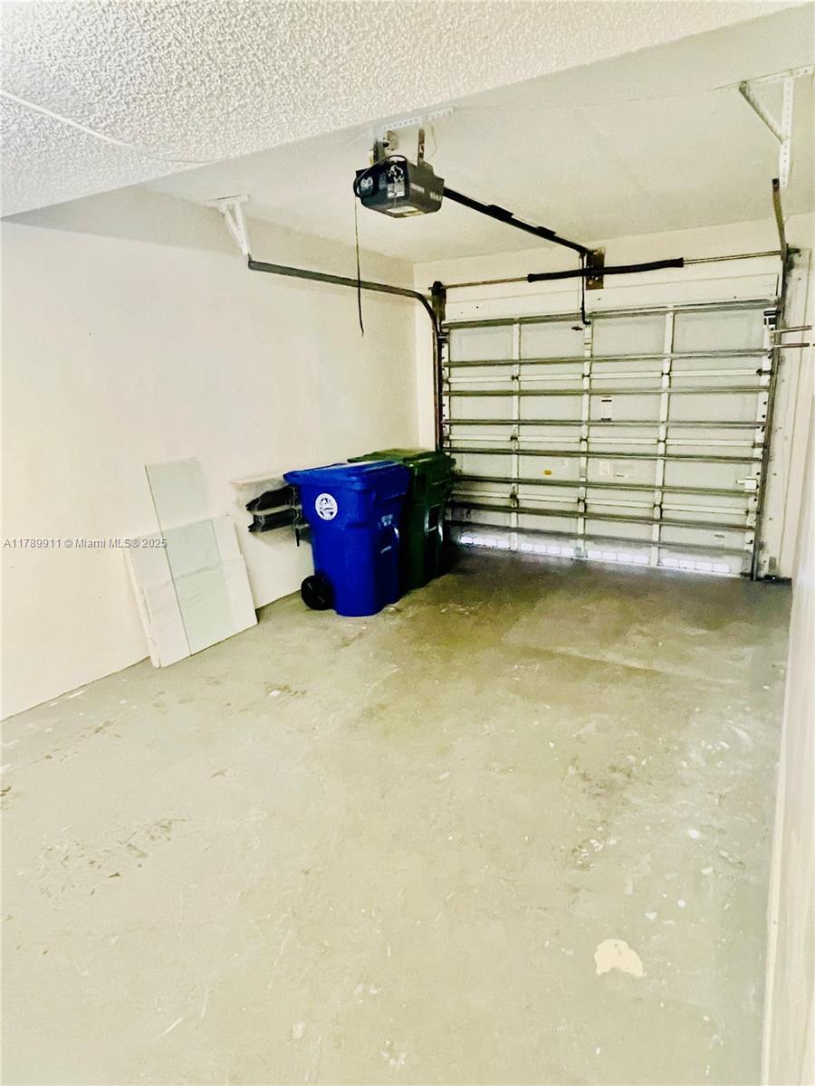 Building Photo - 11325 SW 9th Ct