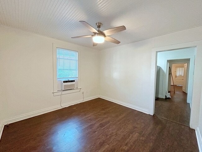 Building Photo - 1 Bedroom Duplex In Capital Heights