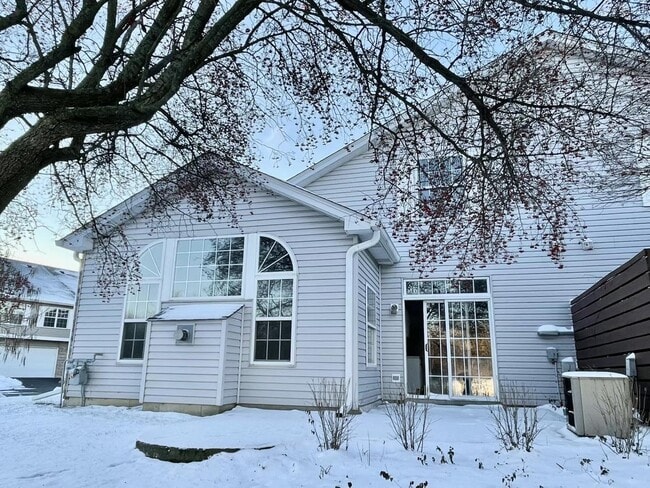 Building Photo - 13841 Cambridge Cir