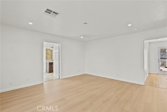 Building Photo - 1138 Lakeview Dr