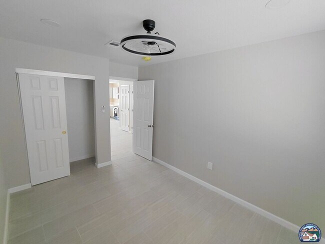 Building Photo - 510 Encinas Ave