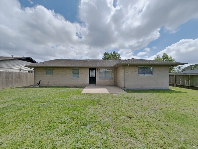 Building Photo - 5503 Jumada Cir