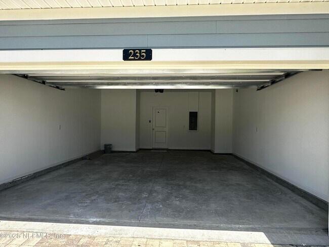 Building Photo - 235 Simonson Run