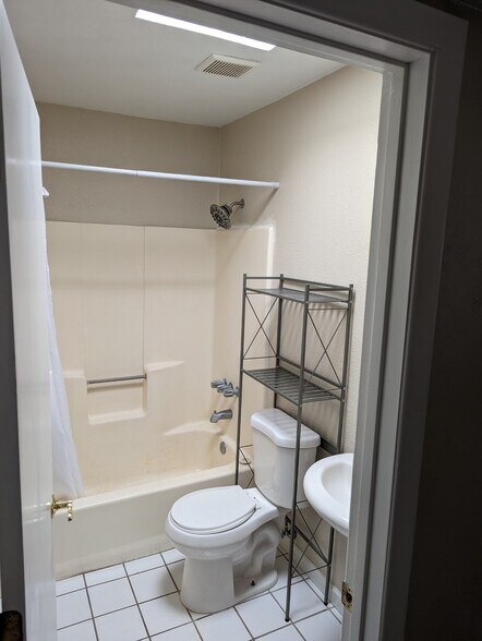 Bathroom - 3646 E Blacklidge Dr