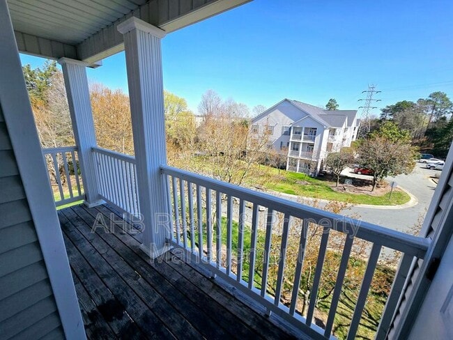 Building Photo - 3009 Winston Dr