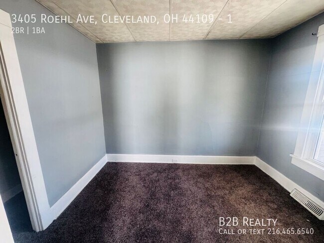 Building Photo - 3405 Roehl Ave