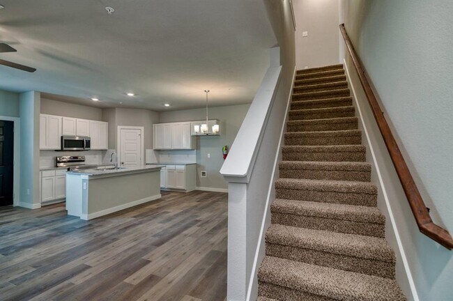 Building Photo - 735 Harvest Moon Dr