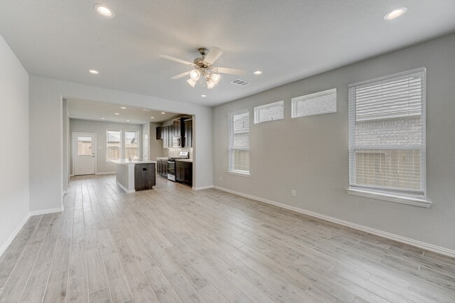 Building Photo - 1229 Red Hills Dr