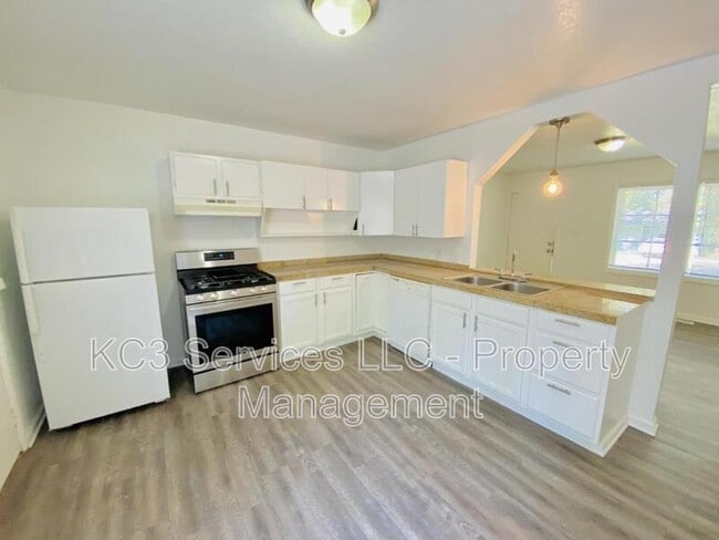 Building Photo - 9303 Stark Ave