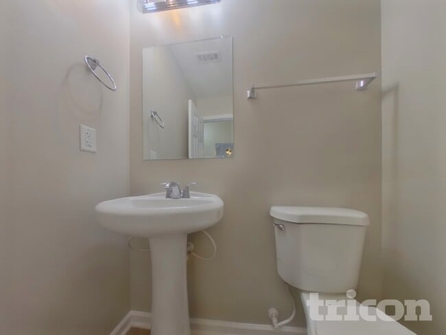 Building Photo - 138 Birchfield Way