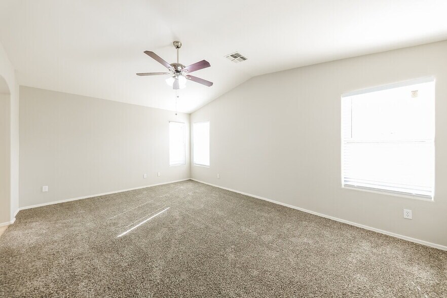 Building Photo - 15189 W Woodlands Ave