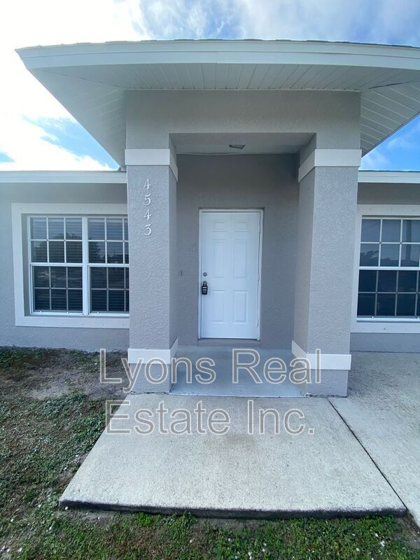 Building Photo - 4543 20th St SW