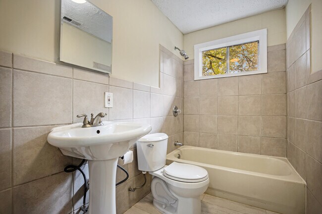 Building Photo - 1162 Sims St SW