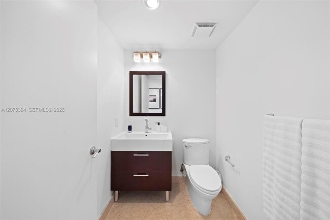 Building Photo - 5875 Collins Ave