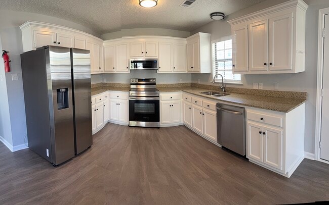 Building Photo - 16 Cypress Dr