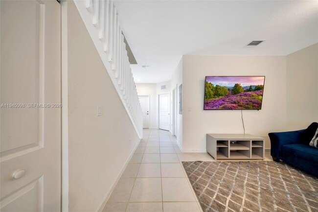 Building Photo - 2699 SE 19th St