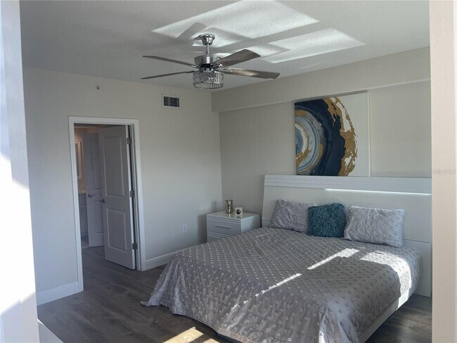 Building Photo - 960 Starkey Rd