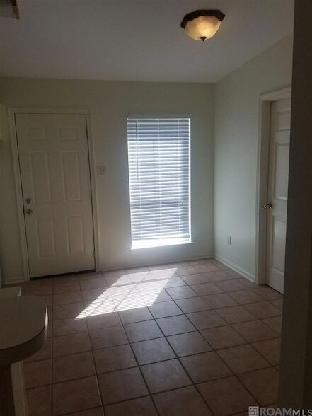 Building Photo - 16242 E Ridgewood Dr