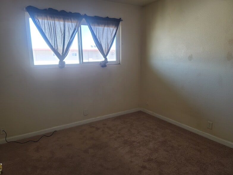 Building Photo - 2131 E Pacheco Blvd