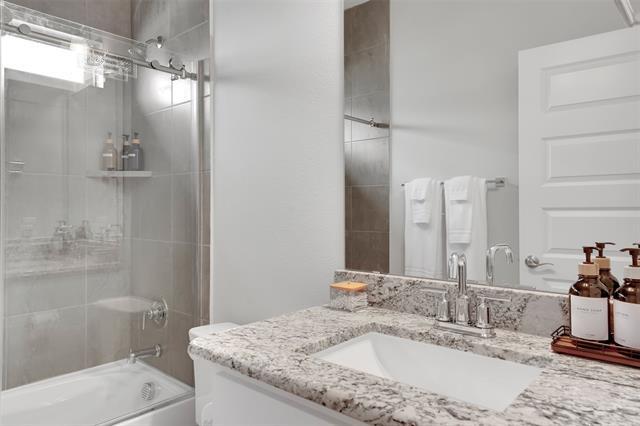 Building Photo - 1121 Marc Pl