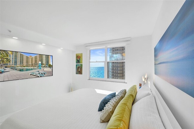 Building Photo - 2501 S Ocean Dr