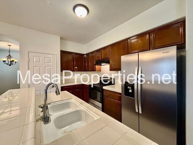 Building Photo - 14350 Jackrabbit Ln