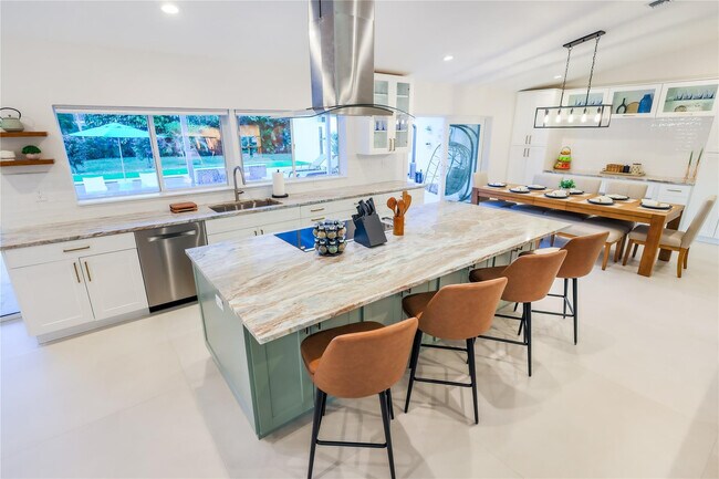 Building Photo - 3127 Sherwood Blvd