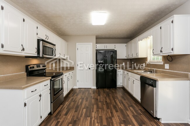 Building Photo - 375 Antioch Rd