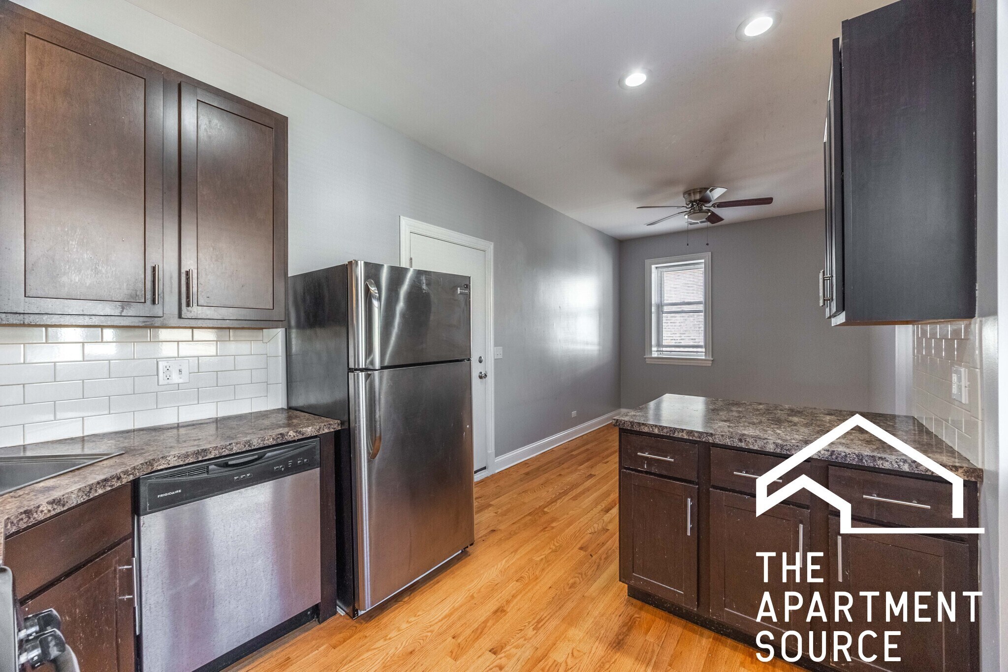 Building Photo - 4452 N Sheridan Rd