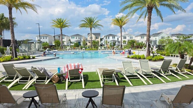 Building Photo - 1665 Pinecliff Dr