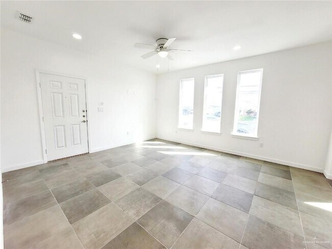 Building Photo - 19 Bella Costa Dr