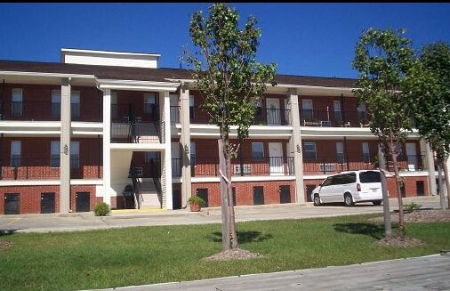Primary Photo - 4504 Pontchartrain Dr