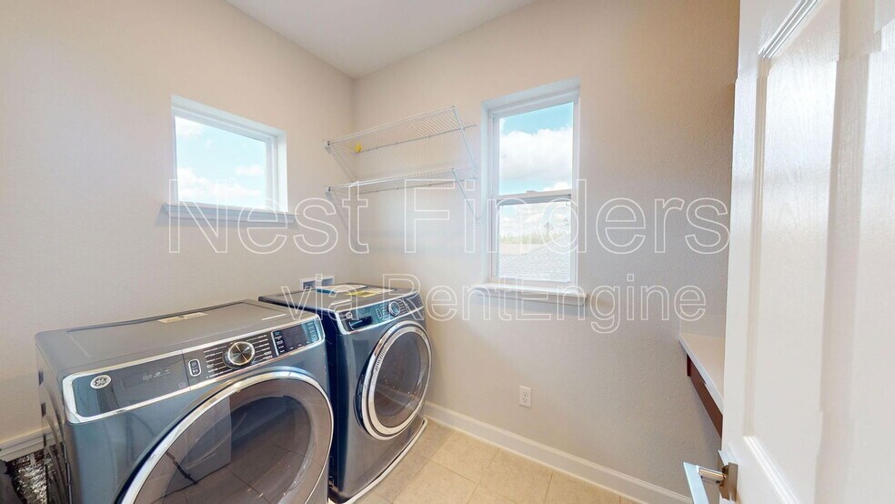 Building Photo - 202 Ashbury St