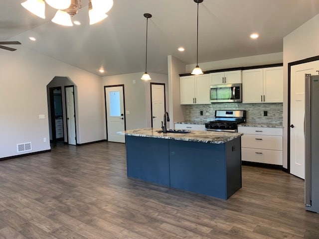 Building Photo - 902 Braelynn Ln