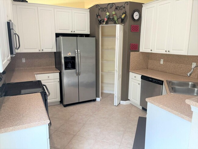 Building Photo - 5804 Spring Lake Terrace