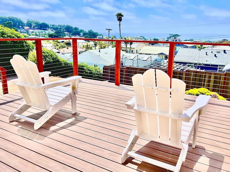 Deck with ocean views - 544 Vista Mar Ave