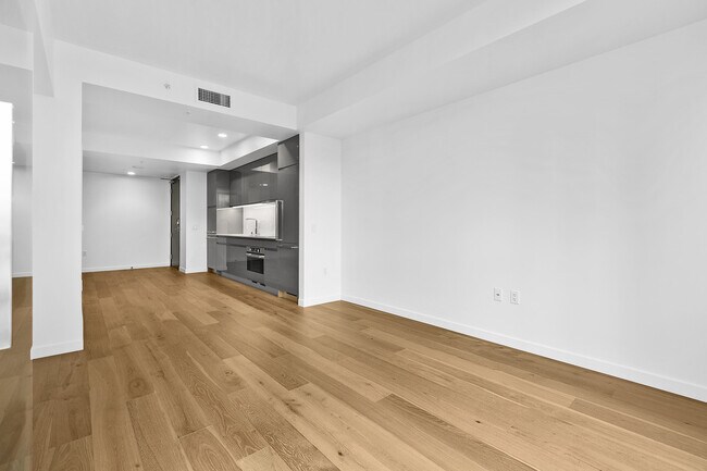 Building Photo - Nexus Condominium - 1 bedroom + den