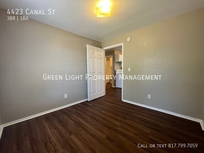 Building Photo - 4423 Canal St