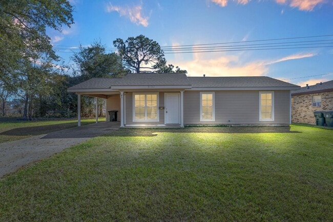 Building Photo - 3107 Admiral King St