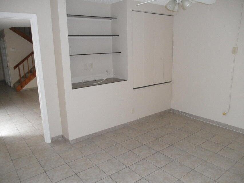 Building Photo - 584 Springdale Cir
